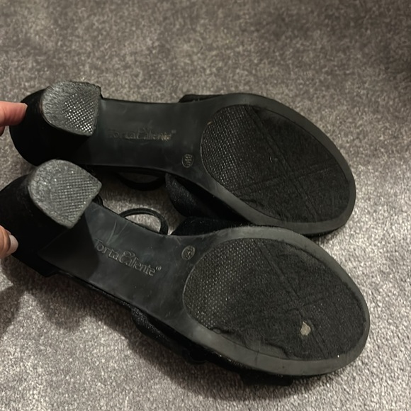 Velvet heels size 8 1/2 - Picture 4 of 7